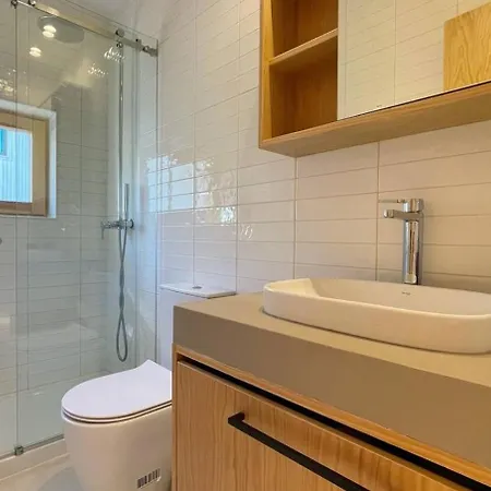 בקתה Entire At 1506m Fireplace Sleeps 16 *