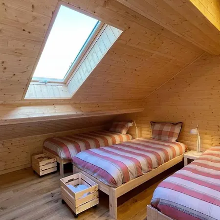 Entire At 1506m Fireplace Sleeps 16 בקתה Penhas da Saúde