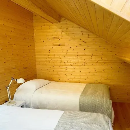Entire At 1506m Fireplace Sleeps 16 בקתה Penhas da Saúde