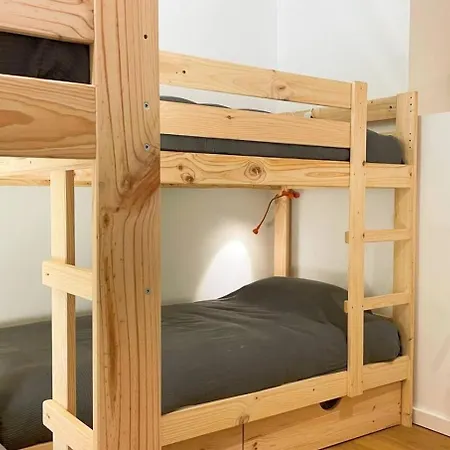 Entire At 1506m Fireplace Sleeps 16 בקתה